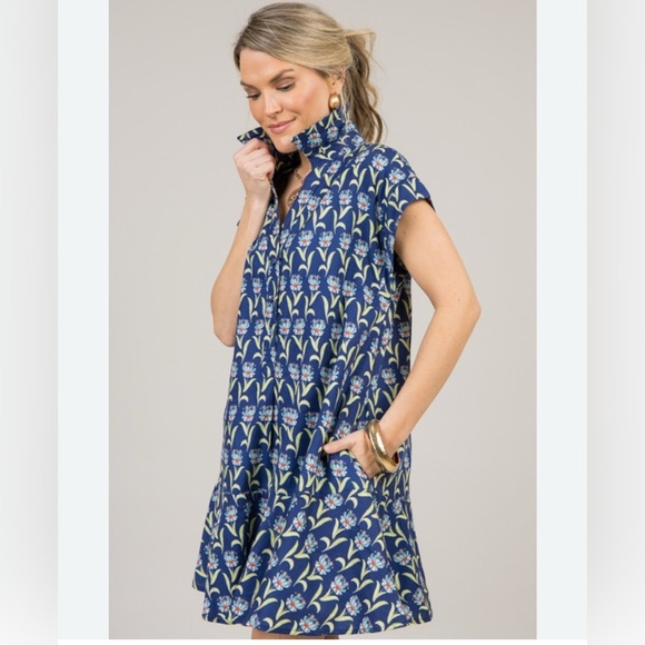 Entro Navy Floral dress size 1x has pockets - Picture 1 of 7